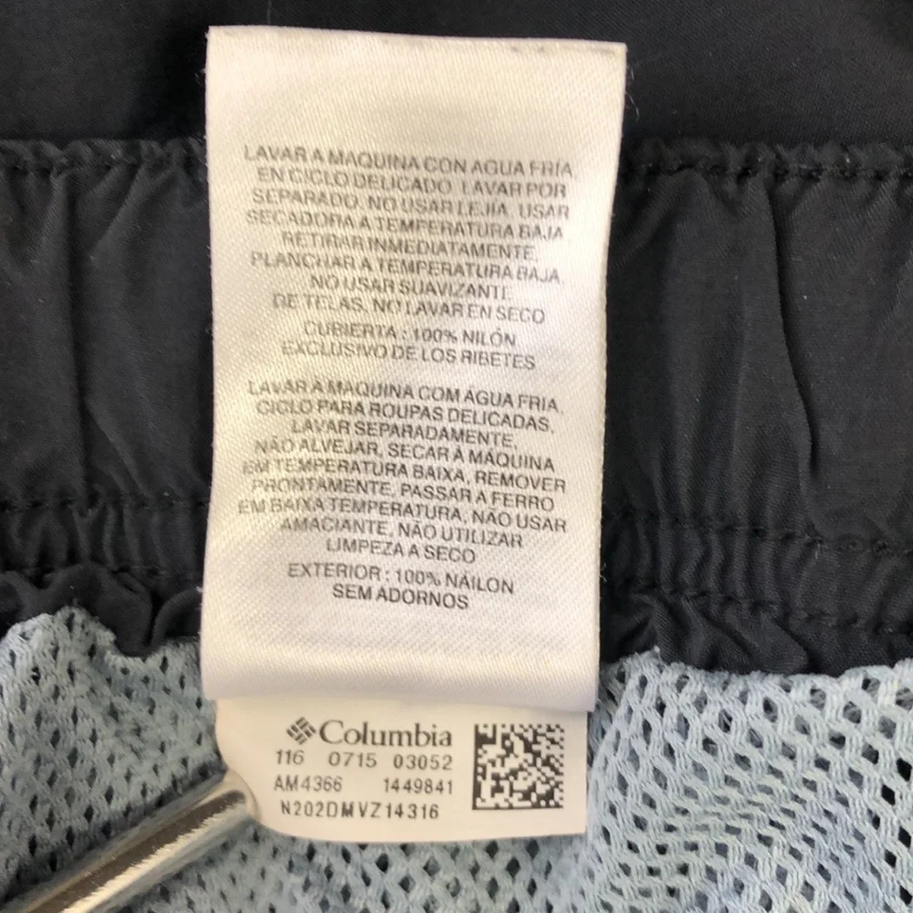 Columbia Black Omni Care Shorts Sz L